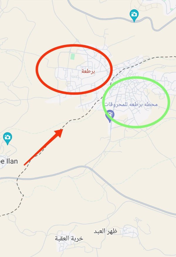 خارطة توضح موقع قرية برطعة والتي يفصلها خط الهدنة إلى قريتي، يشير السهم باللون الأحمر لخط الهدنة في مروره بأراضي القرية