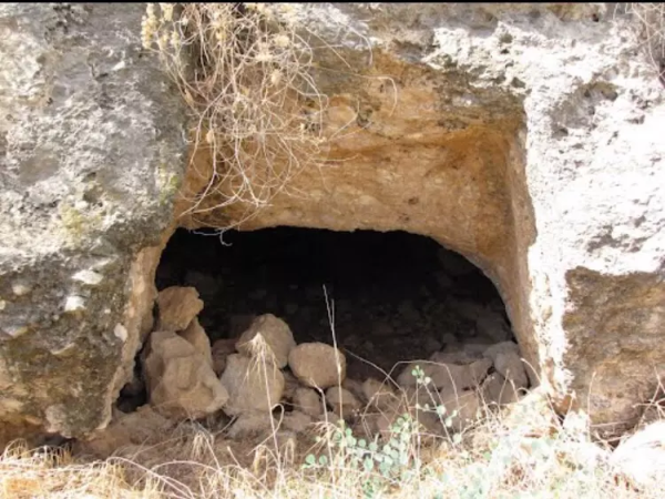 احد المغر في القرية