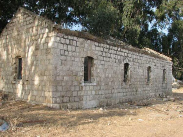 جانب من مبنى محطة سكة حديد حيفا-سمخ شرقي بلد الشيخ