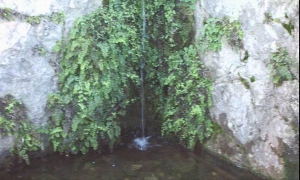 احد الينابيع في قرية  بيت عطاب