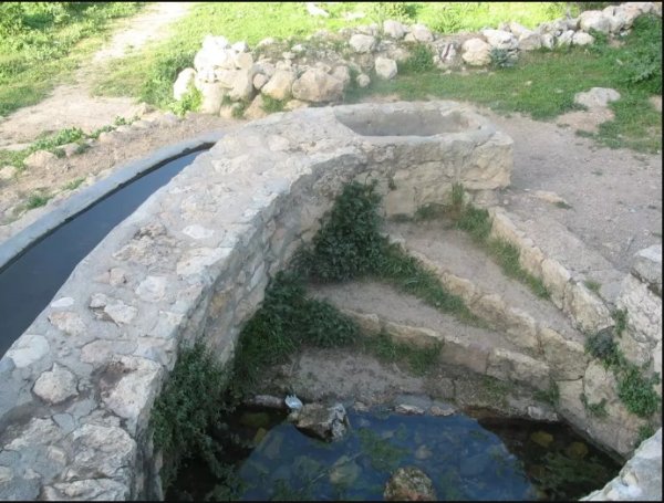 احد الينابيع في قرية  بيت عطاب