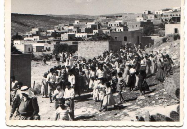 اهالي القرية في احد المناسبات