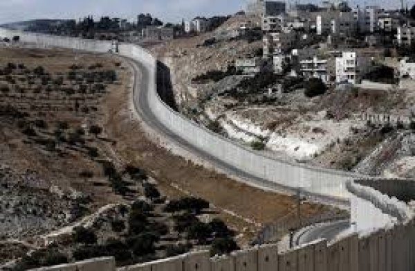 الجدار العازل في أبو ديس