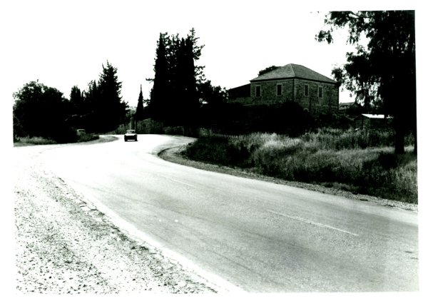 الشارع الرئيسي للقرية