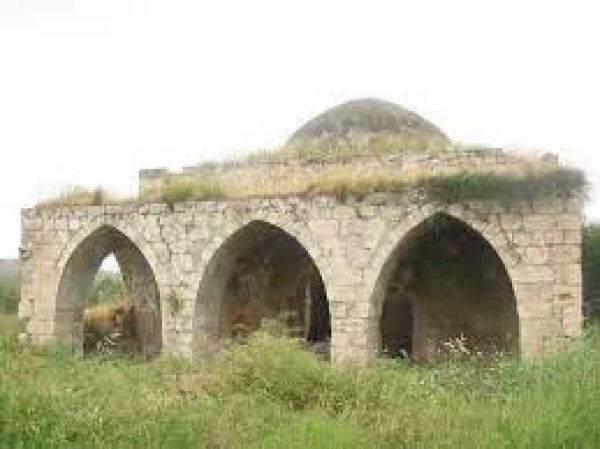 مسجد قرية عمقا